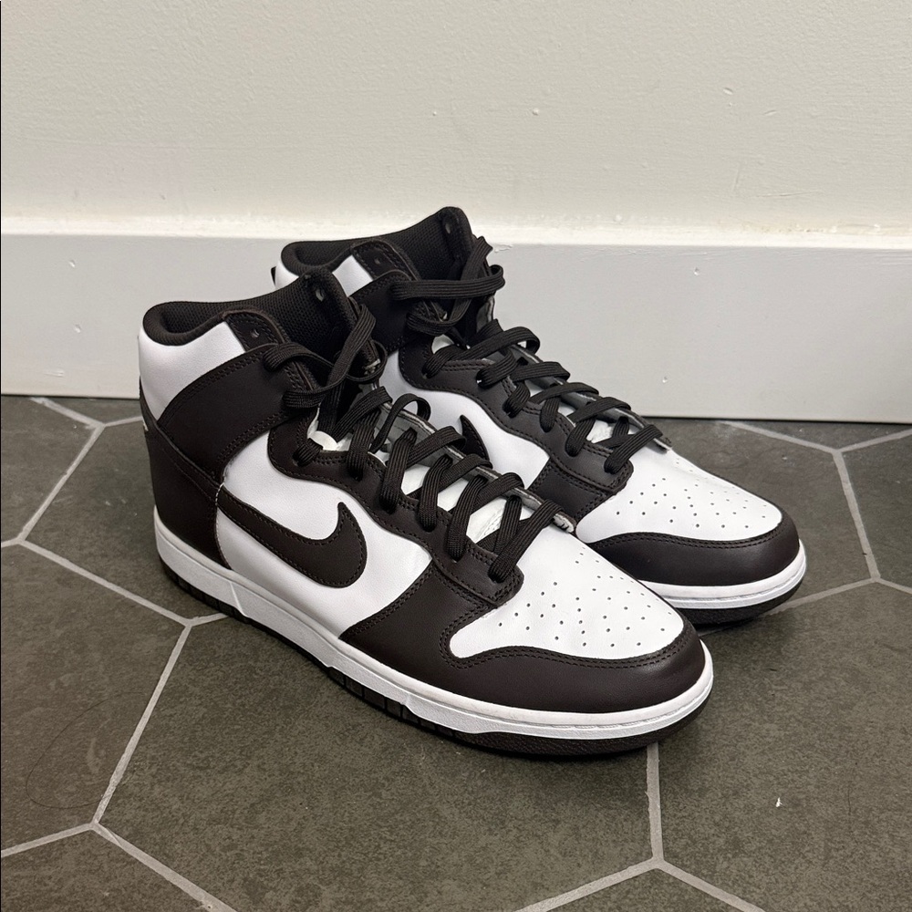 Nike Dunk Men's Brown and White High-Top Sneakers